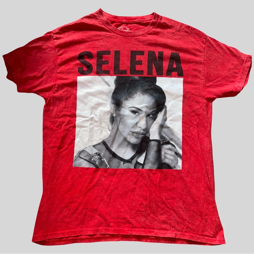 Selena Red Graphic Cotton T-Shirt Size Large